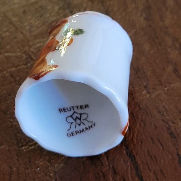 Vintage Reutter Stamped Germany Thimble Porcelain Teddy Bear - Picture 7 of 11